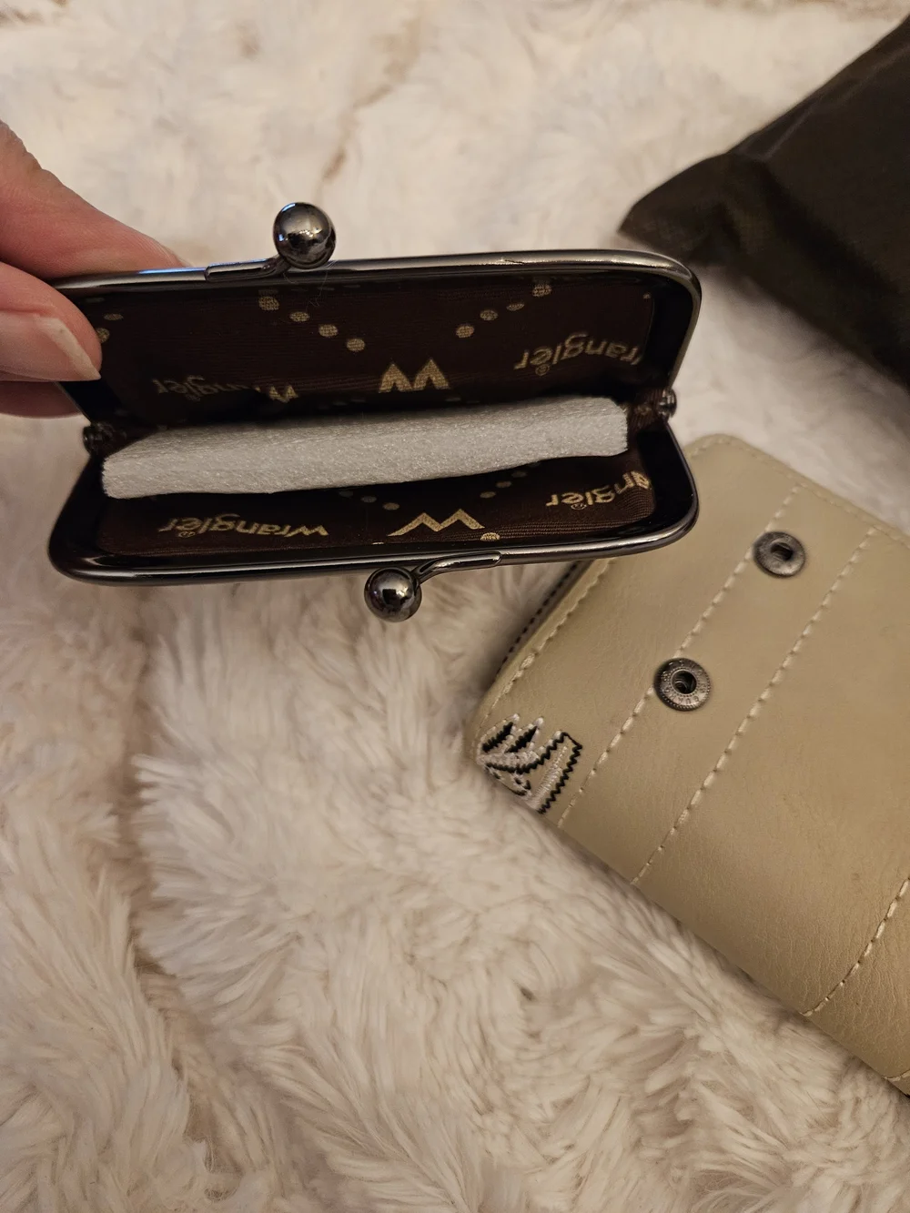 Wrangler✨️Beige Embroidered Women's Wallet